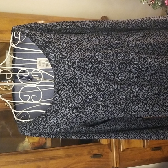 $5 ITEM. Blue and black pullover top NWT. MUST BUNDLE WITH OTHER ITEMS - Picture 2 of 8